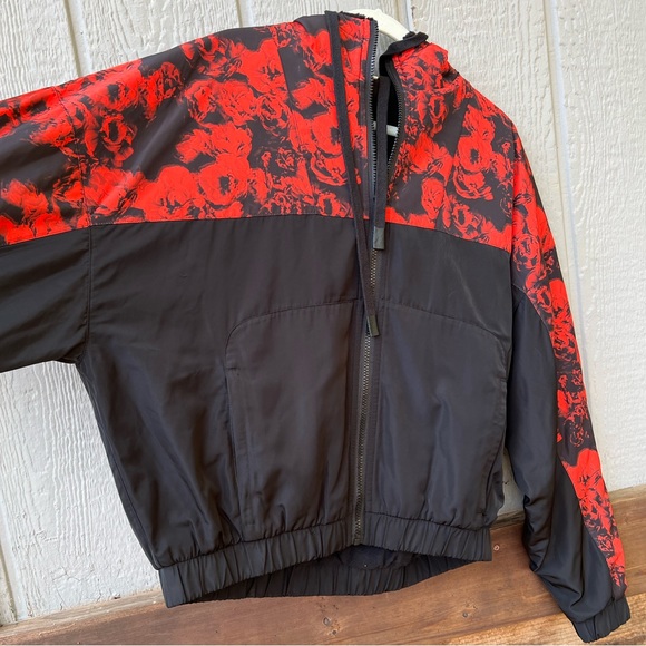 ALO Yoga duality reversible fleece lined zip puffer jacket color block red black - Picture 9 of 16